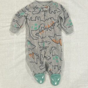 Carter’s Dinosaur onesie
Gray
Newborn